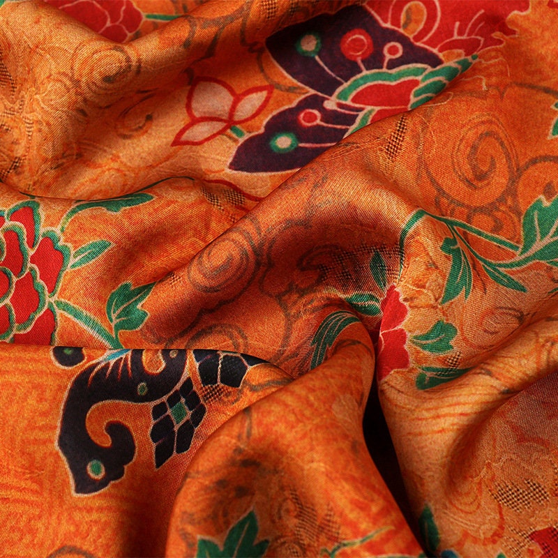 Tissu satiné de soie à imprimé floral - Bleu paon, 150 cm de large
