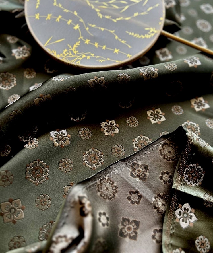 Nishijin Brocade Fabric: Tang Dynasty Pipa Pattern, Gold Thread (59"W)