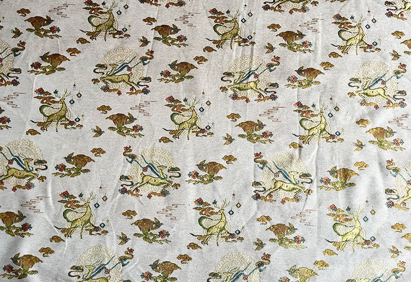 Tissu jacquard chenille à motif cerf : Brocart élégant pour ameublement, costumes et décoration