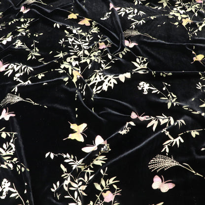 Tissu velours noir à imprimé papillons : mélange de rayonne de 140 cm de large