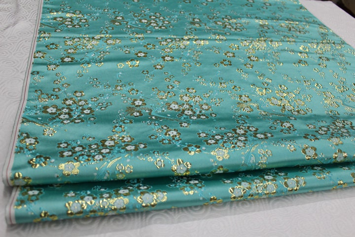 Tissu brocart de soie à fleurs de prunier : tissu pour cheongsam qipao multicolore