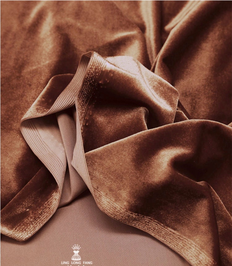 Velours extensible : 155 cm de large, pour la confection et l'ameublement - Vendu au mètre