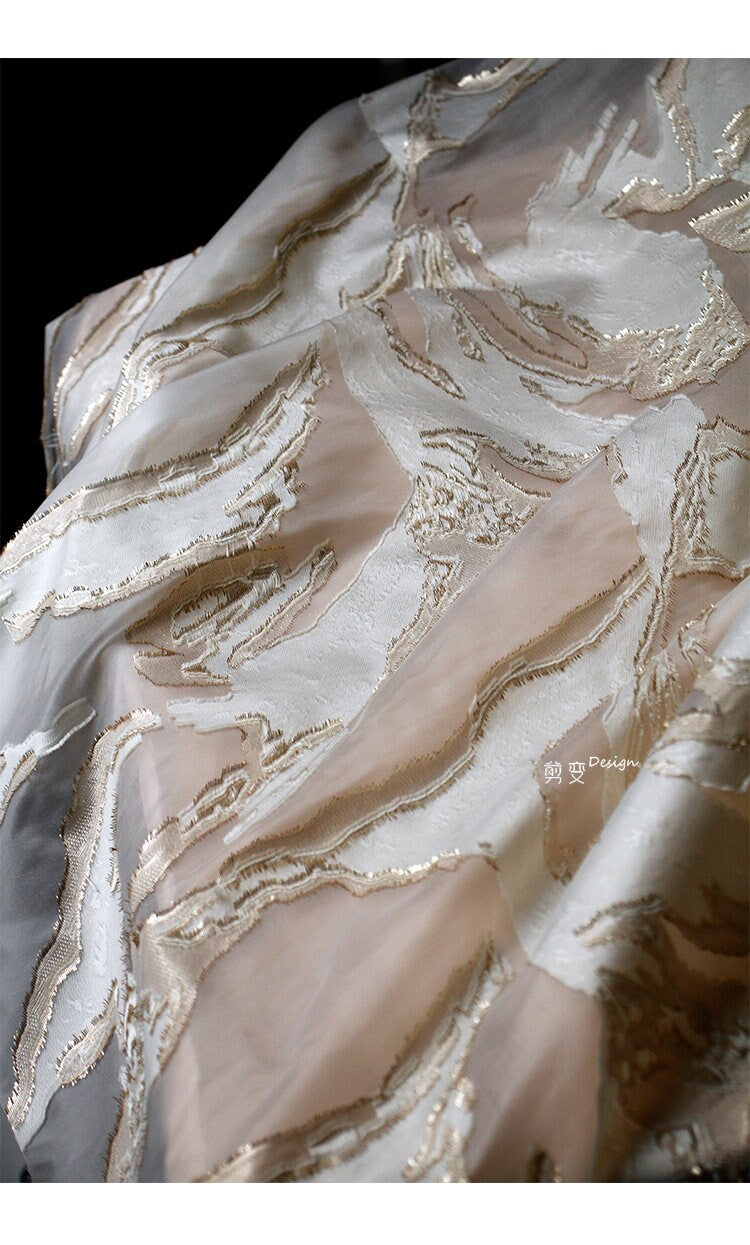 Tissu organza jacquard 3D doré : tissu transparent gaufré, 145 cm de large