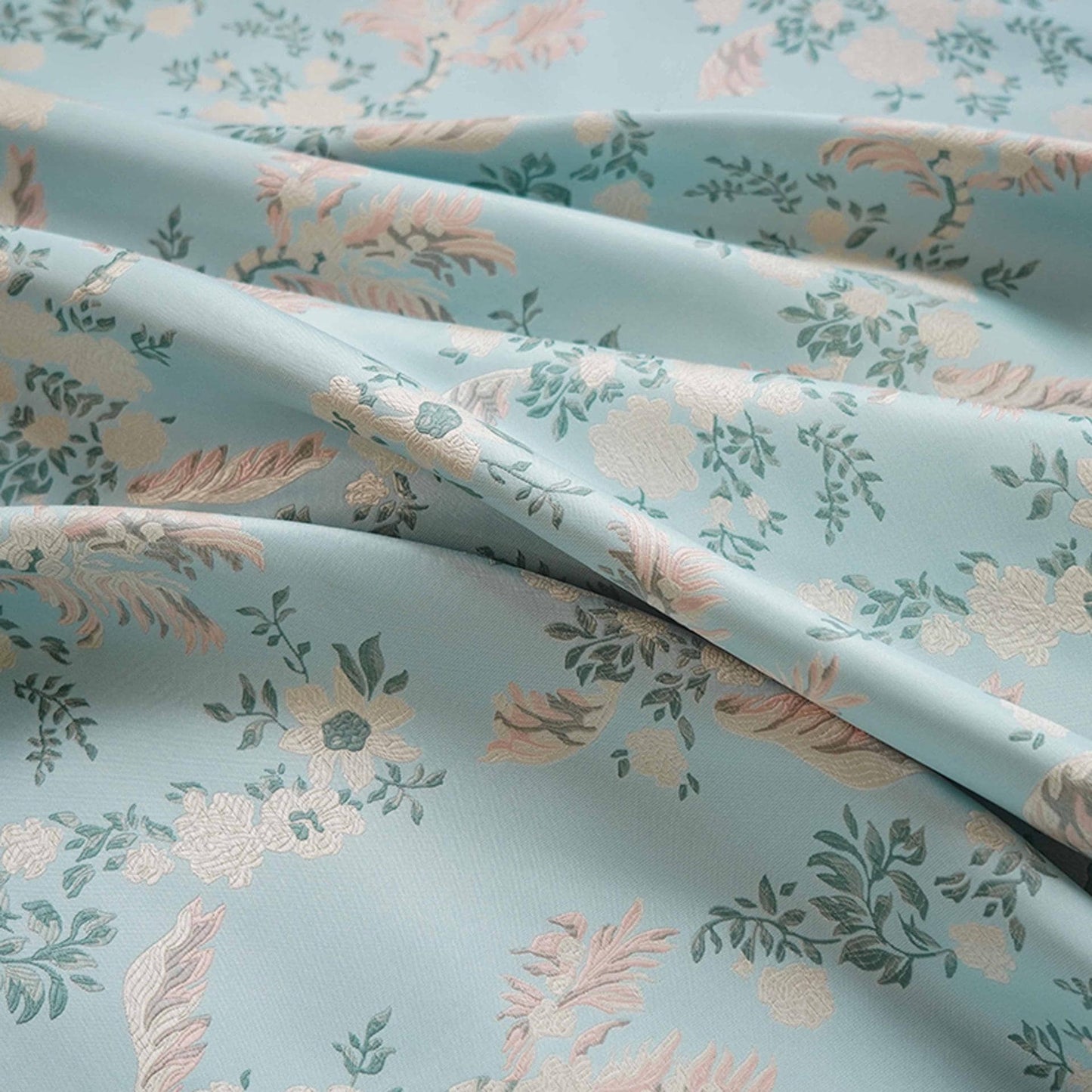 Tissu jacquard à motif floral : Lurex brillant tissé à motif floral 3D, 165 cm de large