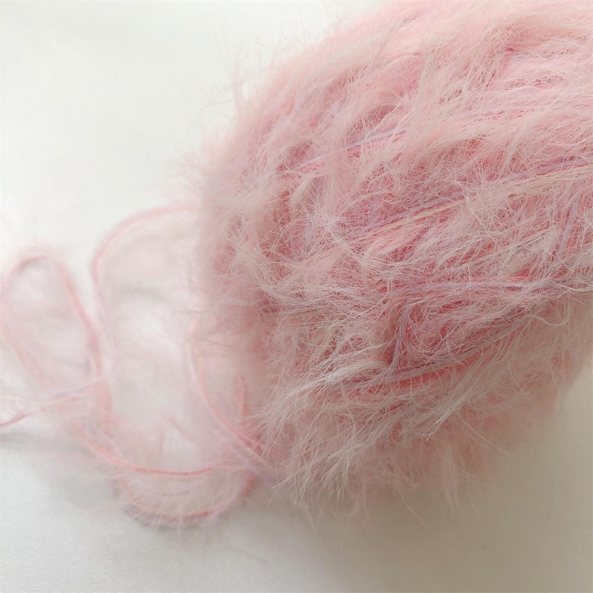 Pelote de laine en velours de vison faite à la main : fil à crocheter en laine fine mélangée