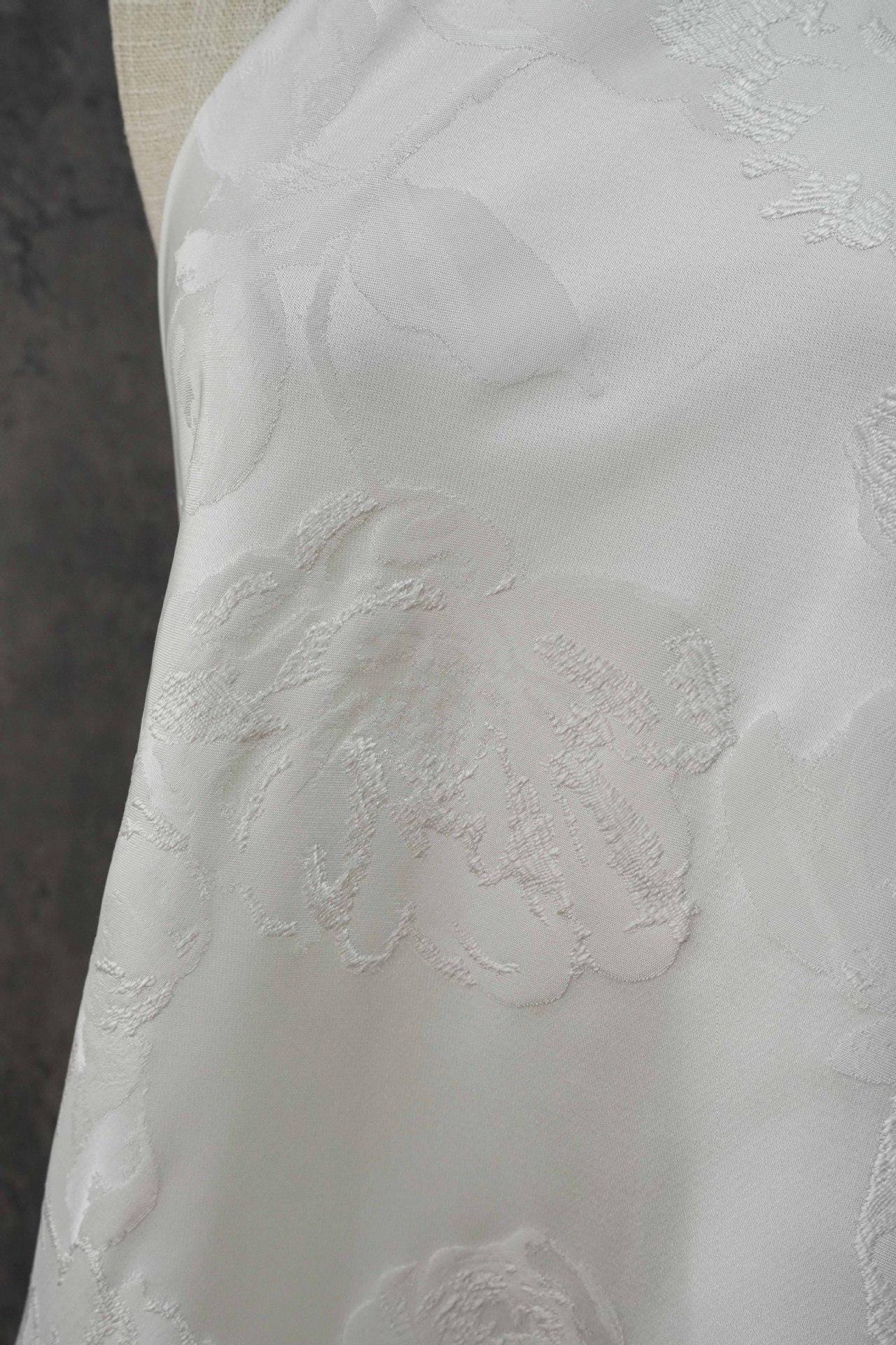Tissu jacquard à motif floral en relief ��� Broca élégant" Large