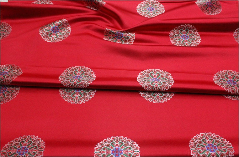 Tissu brocart de soie chinois à motif paon - Magenta et couleurs