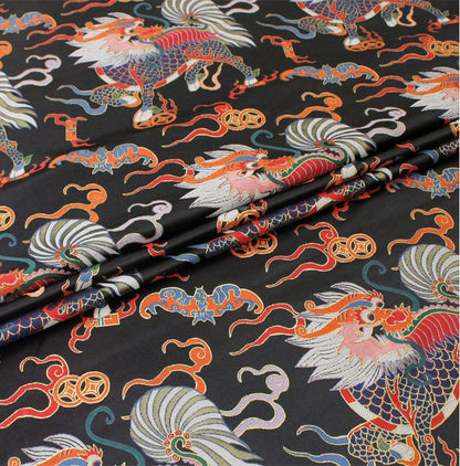 Tissu brocart de soie Kirin : Jacquard noir et rouge, 74 cm de large