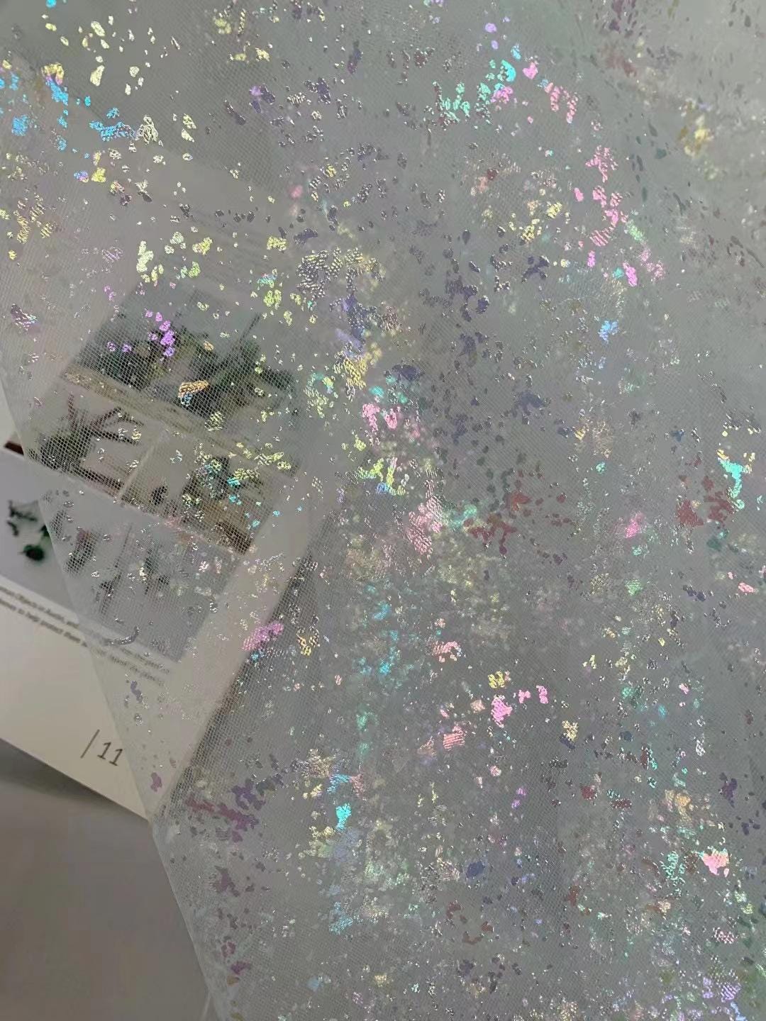 Tissu en maille holographique rigide effet sirène ��� Tulle orné de feuilles métallisées pour robes DIY et décorations de fête, vendu au ya"Large