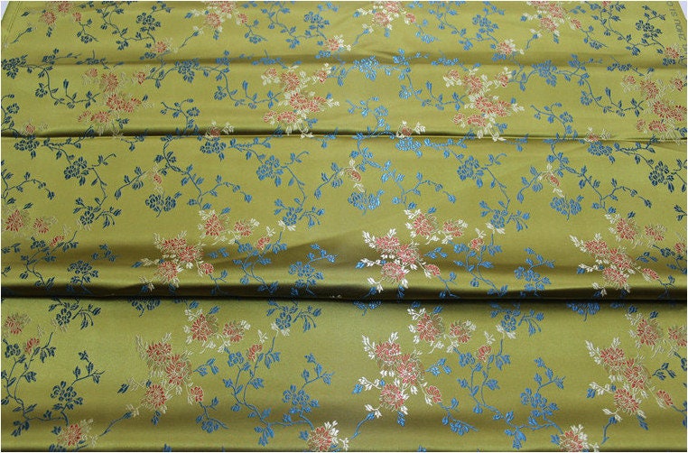 Brocart de soie damassé : Branche de pivoine, 75 cm de large - Vendu au mètre