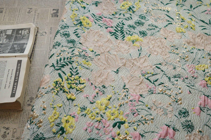 Tissu jacquard floral réversible : Rayonne/Polyester tissé en relief 3D, 137 cm de large