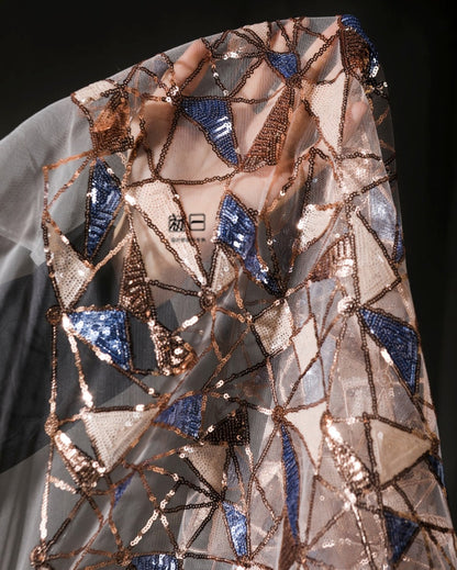 Tissu en maille brodée de sequins, tissu de créateur marron et bleu