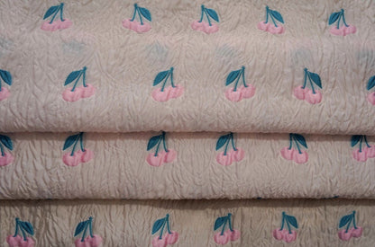 Tissu jacquard cerise rose : tissu 3D de créateur, 140 cm de large
