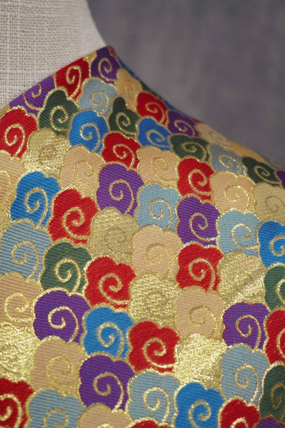 Tissu jacquard à fil doré : Nuage porte-bonheur 3D, pour l’ameublement, les costumes et la couture - 142 cm de large