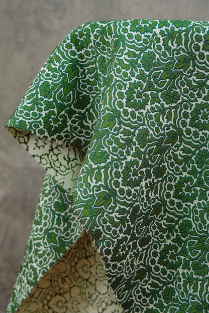 Tissu jacquard tissé à motif floral vert : réversible, pour ameublement, costumes, kimonos - 140 cm de large