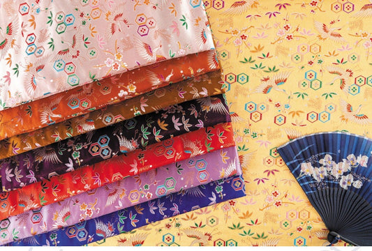 Tissu jacquard brodé de grues dorées : Damas du Nouvel An chinois (au mètre)