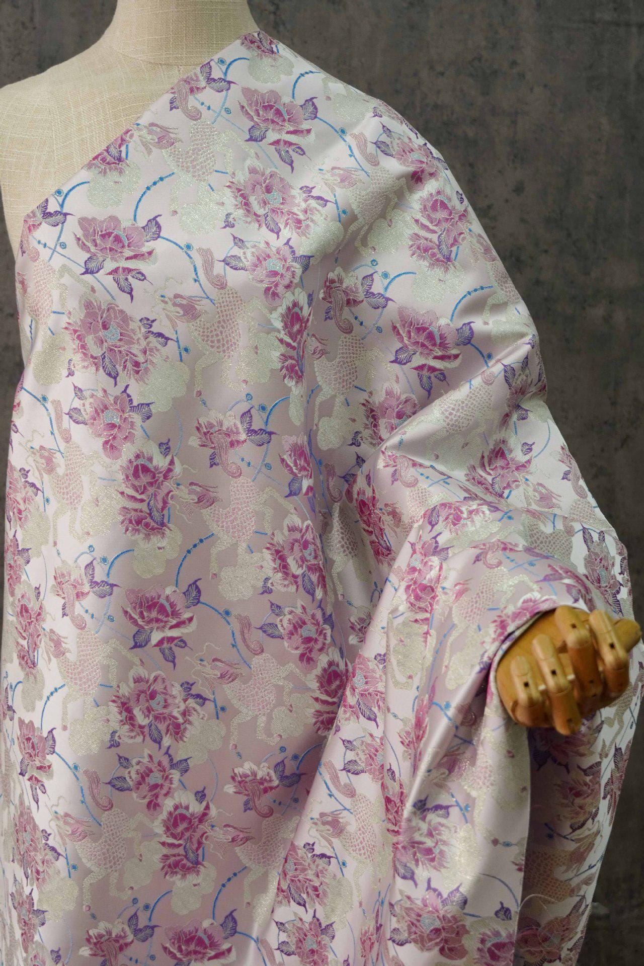 Tissu brocart à fils d'or : Matériel de couture floral mongol tibétain