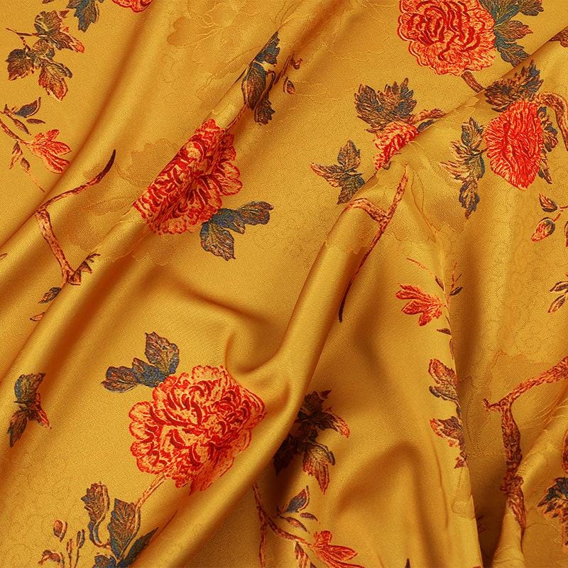 Tissu en rayonne de soie imprimé de fleurs de vigne jaune gingembre, largeur 59 pouces