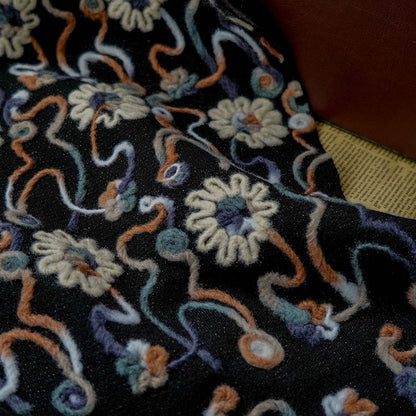Tissu peluche à fleurs 3D : polyester tricoté de couleur contrastée, 140 cm de large