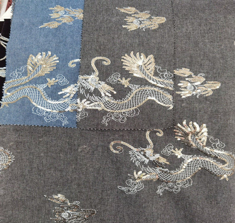 Tissu denim brodé de dragons : coton tissé jacquard, 124 cm