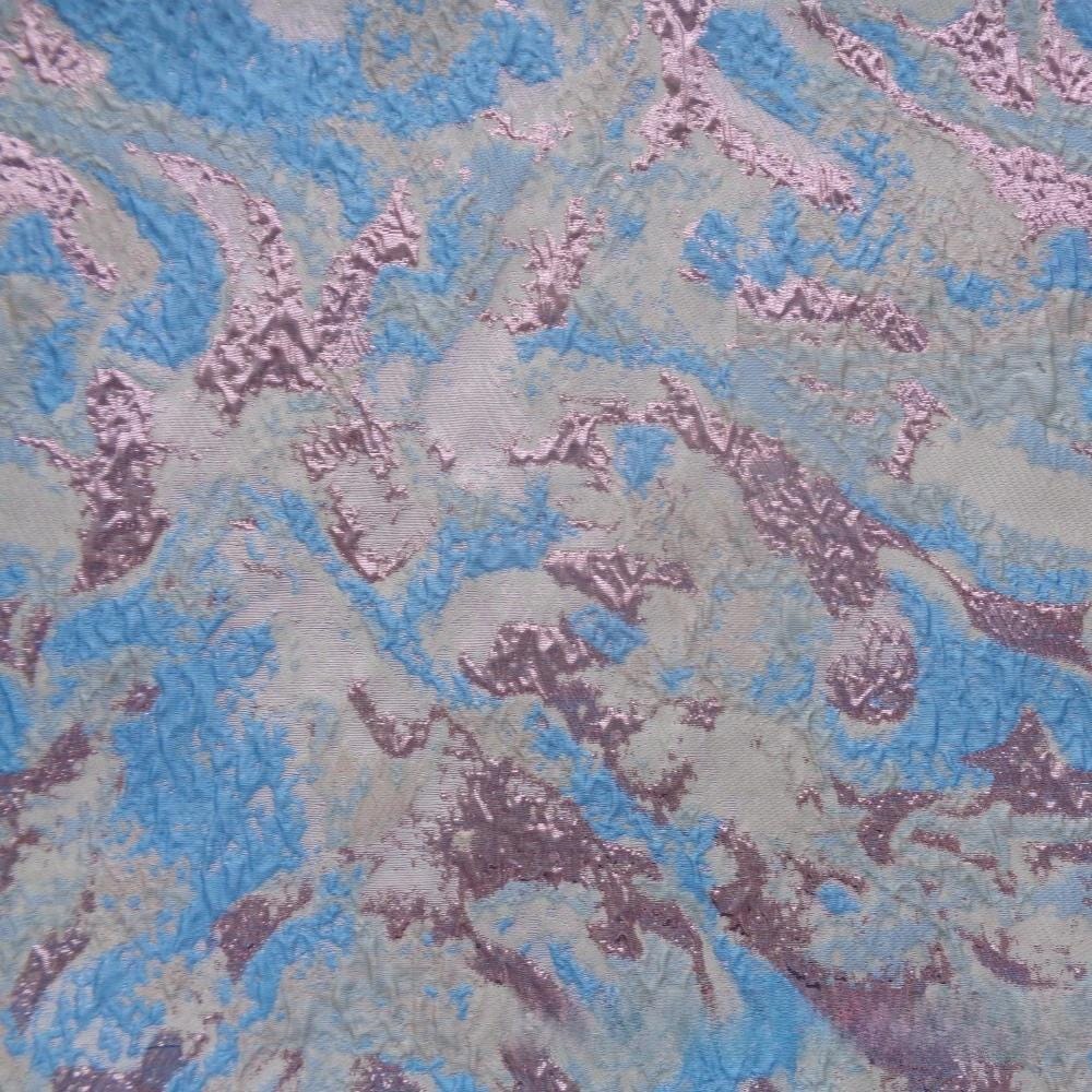 Tissu jacquard à motif ondulé : fil or et argent, tissu texturé pour robe (150 cm)