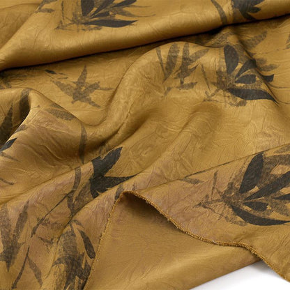 Tissu jacquard à motif de feuilles de bambou dorées : Jupes et gilets ethniques Dai (59"L)