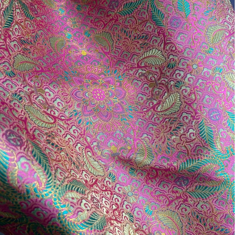Tissu brocart de soie jacquard Nishijin Ori : costume de mariage japonais, draperie (59 pouces de large)