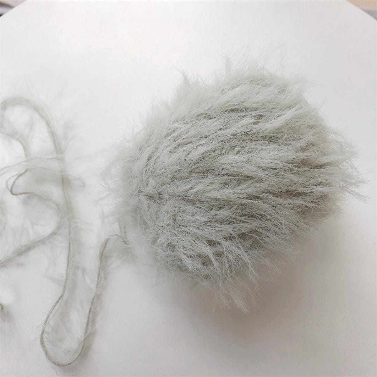 Pelote de laine en velours de vison faite à la main : fil à crocheter en laine fine mélangée
