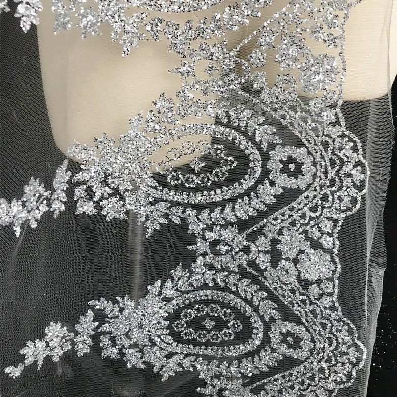 Dentelle de mariage brodée : Tissu de mariée romantique à fleurs, couture de costumes (11,5 po L)