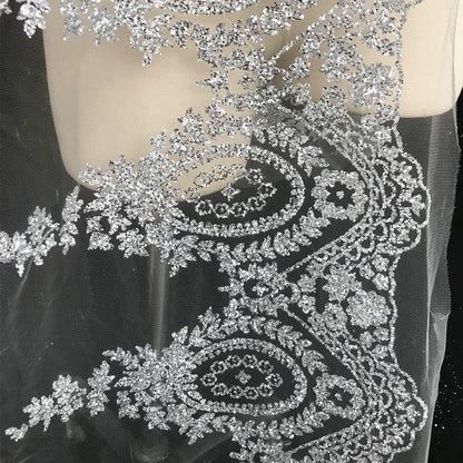 Dentelle de mariage brodée : Tissu de mariée romantique à fleurs, couture de costumes (11,5 po L)
