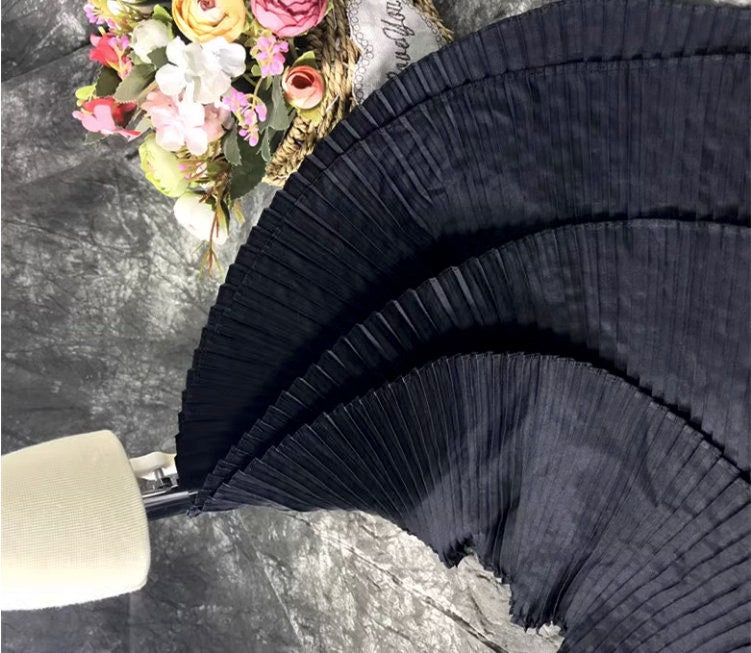 Bordure en coton à plis accordéon : tissu de créateur à texture rigide