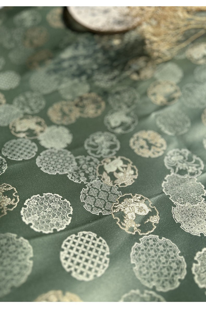 Rabbit Jacquard Silk Brocade Fabric: 58���W Damask Upho