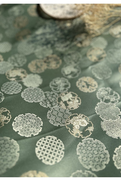 Rabbit Jacquard Silk Brocade Fabric: 58���W Damask Upho