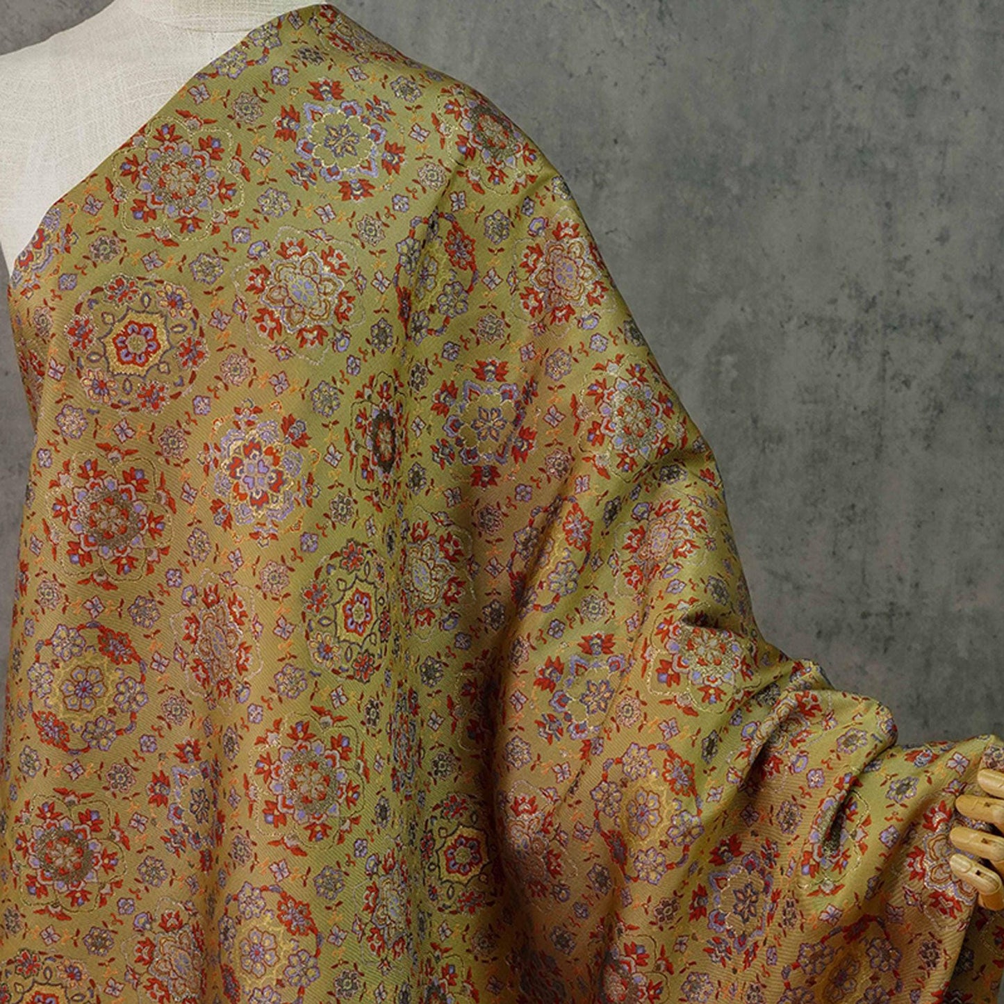 Tissu jacquard à fils d'or : tissu Dunhuang tissé et gaufré, 150 cm de large