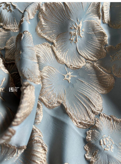 Tissu jacquard floral brodé or - 145 cm de large - Tissu de créateur de luxe