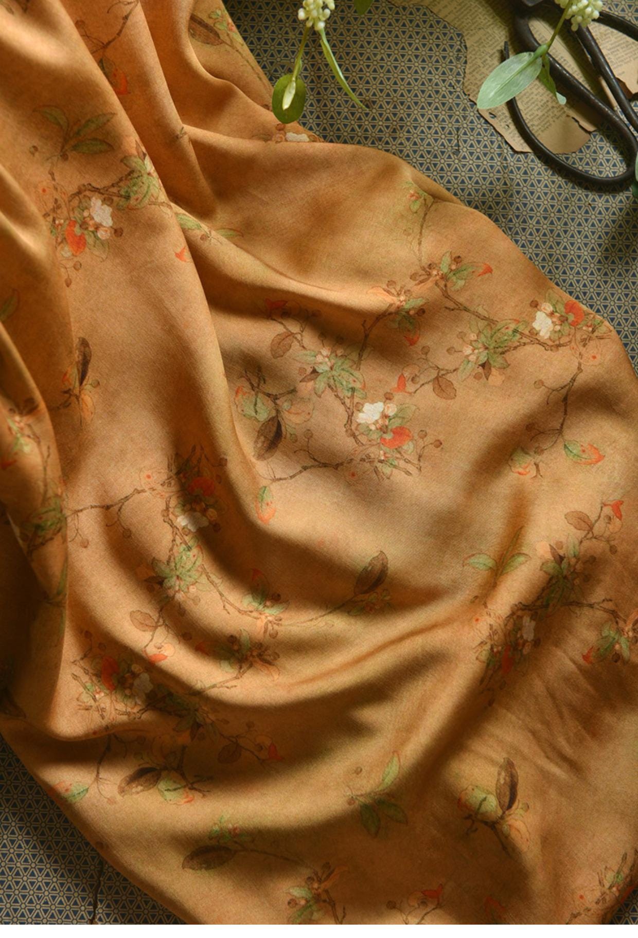 Tissu en coton à motif floral : style peinture à l’encre de Chine, 140 cm de large