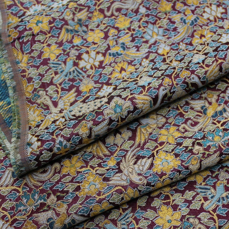 Tissu brocart à motifs floraux et oiseaux : Damas de rayonne de soie chinoise (55 po de largeur)