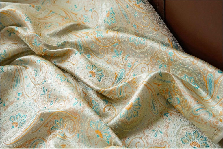 Tissu brocart Queue de Phénix : matériau de couture en rayonne de 150 cm de large