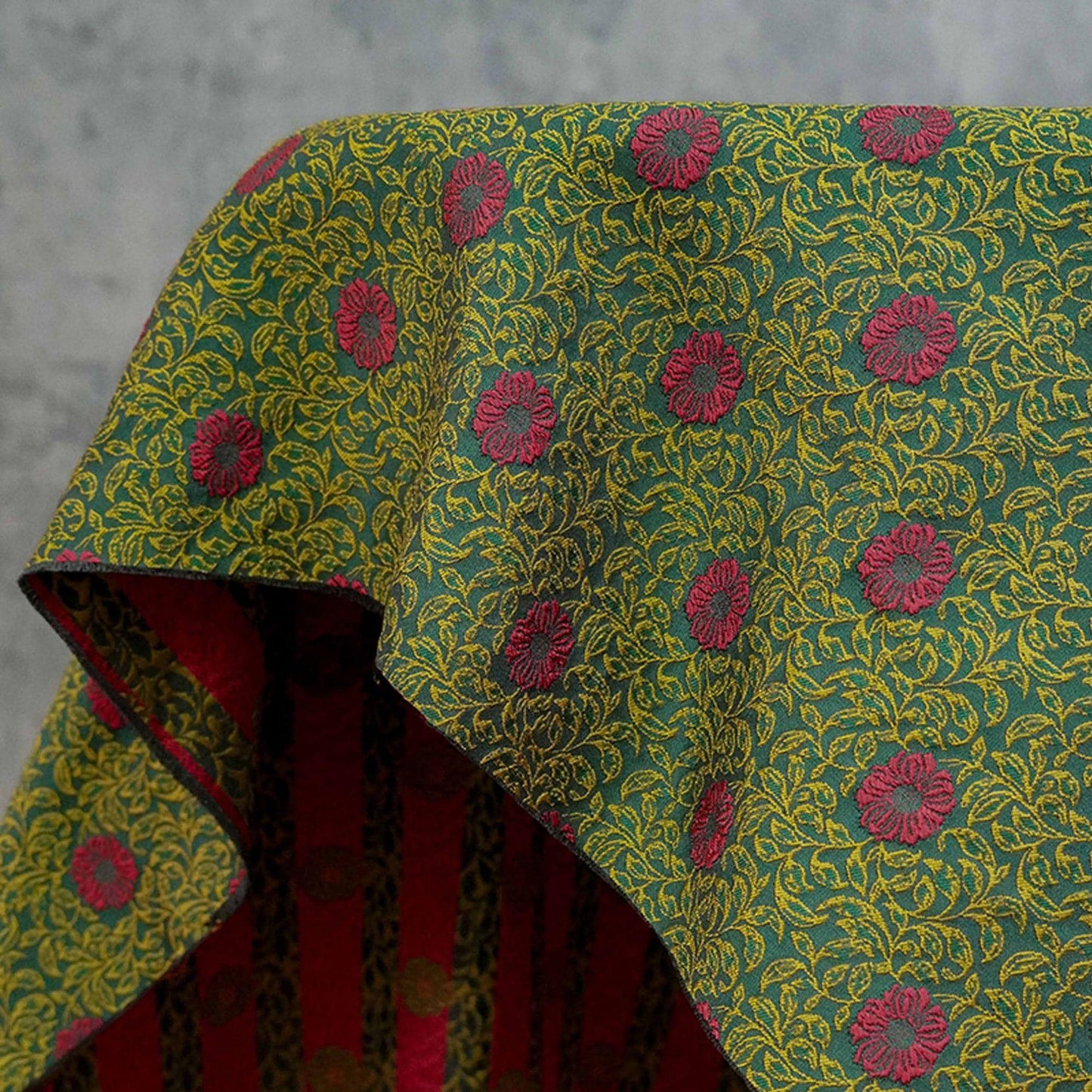 Tissu jacquard floral baroque en relief, brocart de style palais pour ameublement, largeur 63 pouces