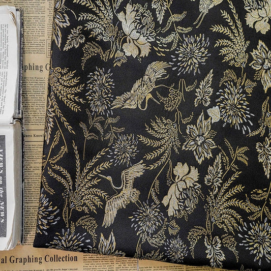 Tissu jacquard à motif de grues dorées : tissu d'ameublement 3D design, tissu pour la confection de robes de bal