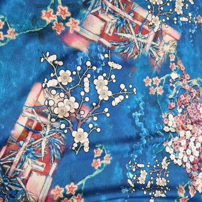 Tissu satin de soie turquoise : imprimé fleurs de prunier, 147 cm de large