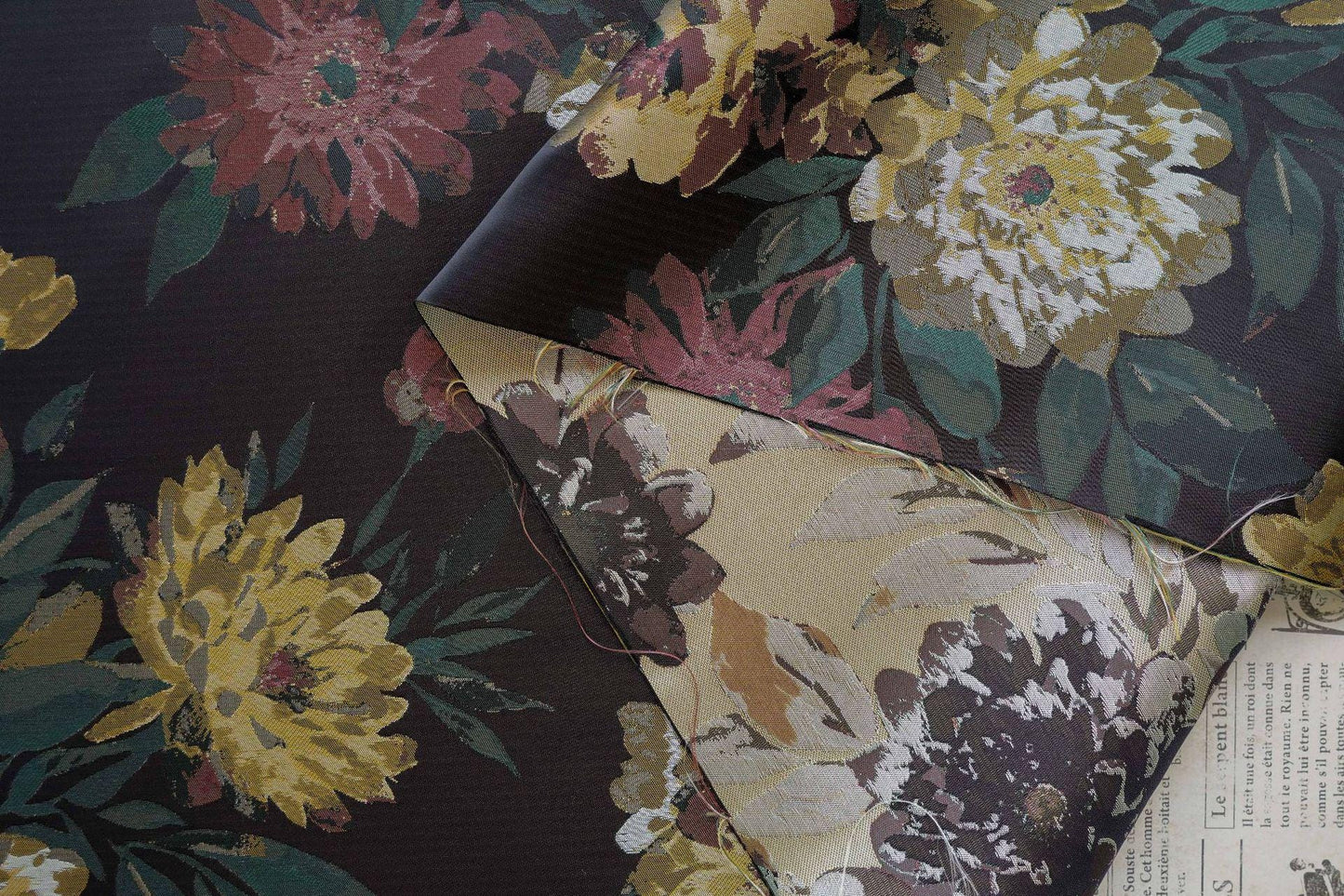 Peony Flower Jacquard Fabric: Retro Style Upholstery & Sewing (60"W)