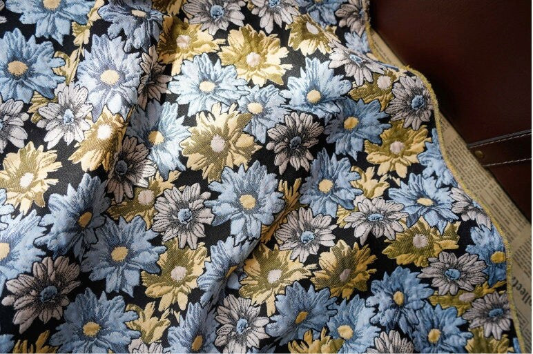 Tissu jacquard à motif floral : mélange de rayonne style vintage (160 cm de large)