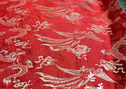 Tissu brocart de soie rouge et or : motif dragon et phénix chinois pour ameublement et costumes - 75 cm de large