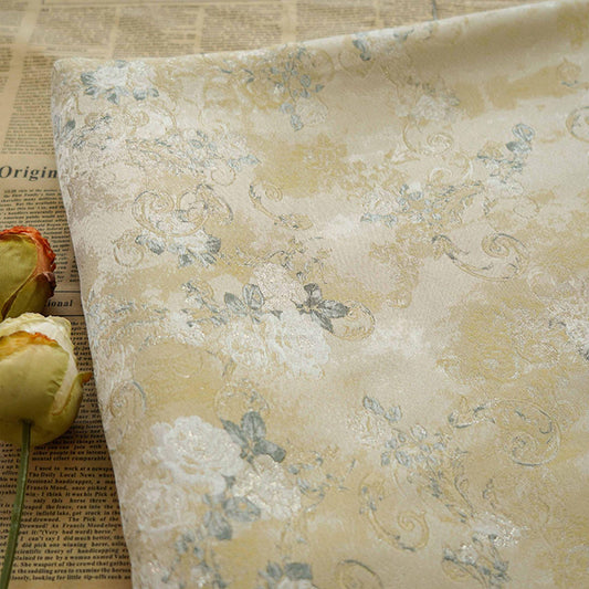 Tissu jacquard floral doré : revêtement d’ameublement réversible en relief, 160 cm de large