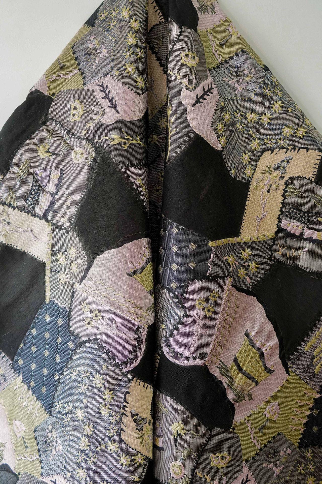 Tissu jacquard à motif floral : mélange de polyester micro-transparent, 140 cm de large