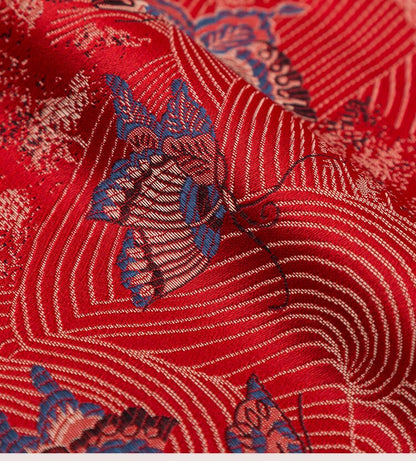 Brocart de soie rouge de Chine : Jacquard à motifs floraux et papillons