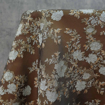Tissu jacquard style palais européen, motif feuilles et fleurs, collection Reserve, largeur 62 pouces