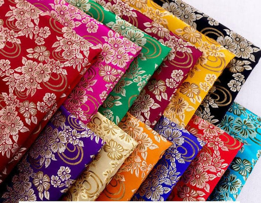Tissu brocart de soie à motifs floraux : largeur 75 cm (29,5 pouces), tissu de mariage chinois