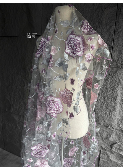 Tissu en dentelle brodée de fleurs 3D roses - Idéal pour les mariages, les costumes et la confection de poupées